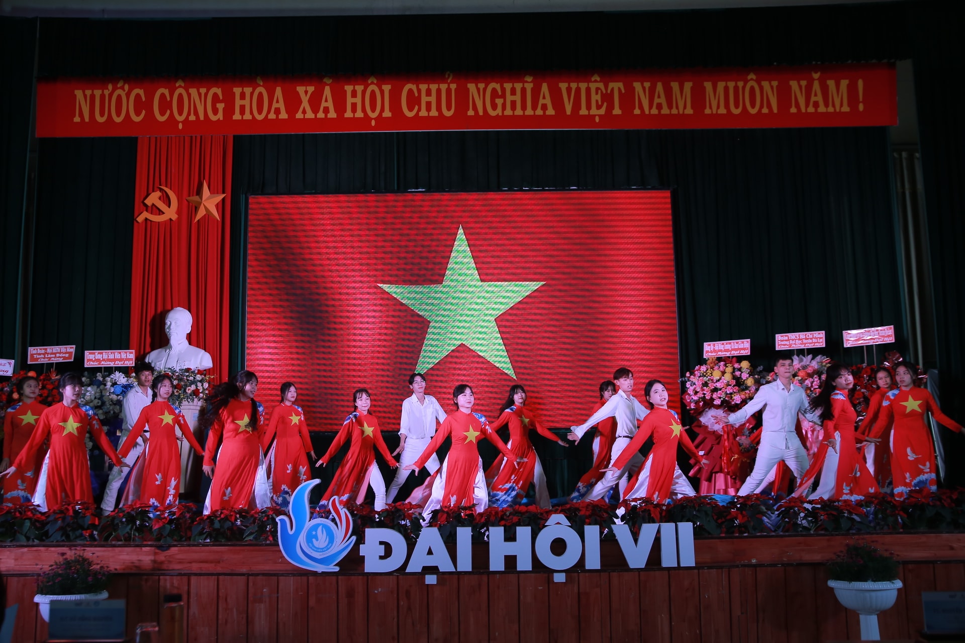Sinh viên Trường Đại học Yersin Đà Lạt luôn dẫn đầu phong trào sinh viên toàn quốc như Vô địch SV 2012, Á quân SV 2020-2021...