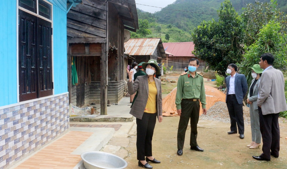 Đoàn công tác của tỉnh thực hiện công tác dân vận tại địa bàn vùng sâu, vùng xa