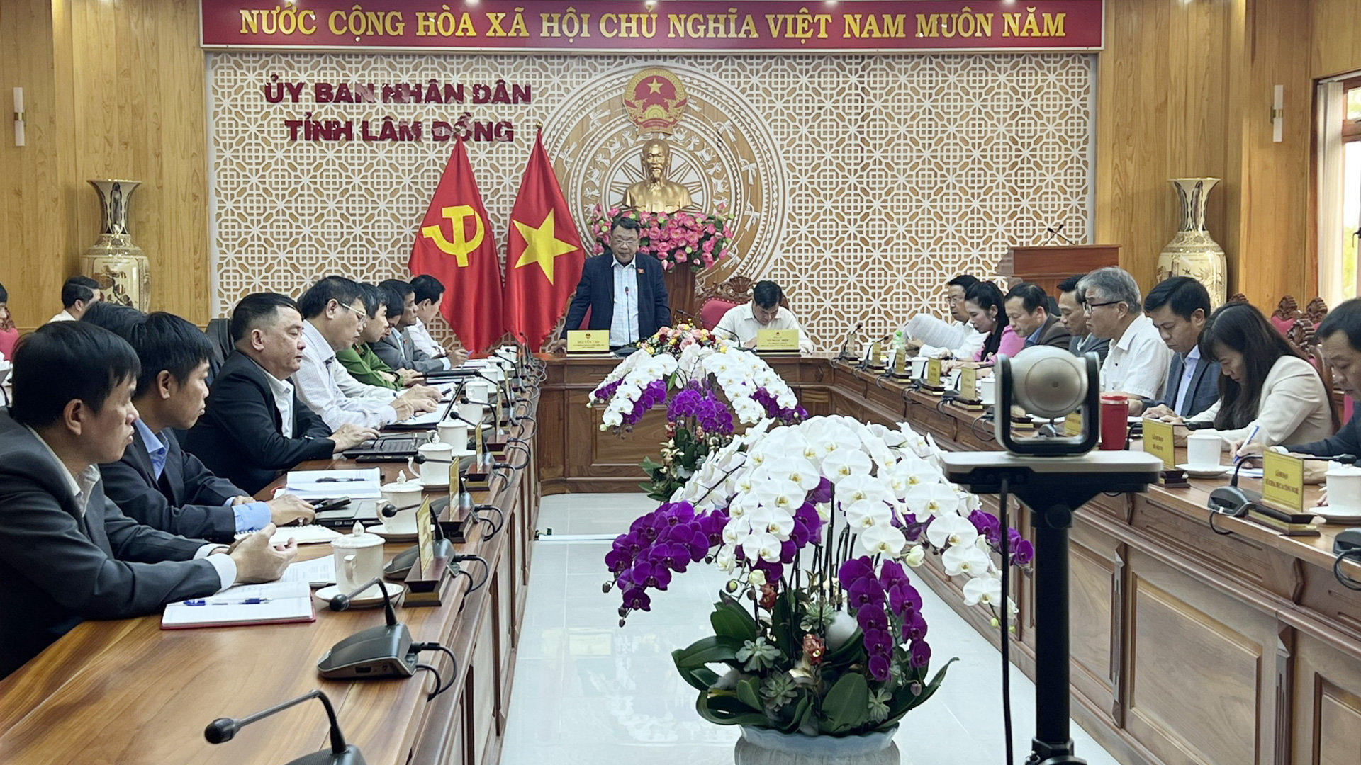 Quang cảnh buổi làm việc của Đoàn ĐBQH với UBND tỉnh trước Kỳ họp thứ 6