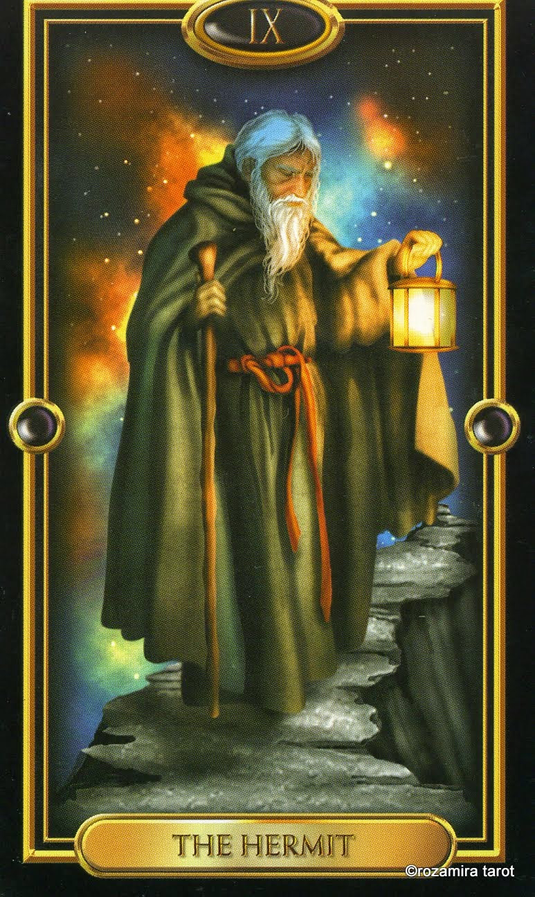 Ý Nghĩa Lá Bài The Hermit Trong Bộ Bài The Gilded Tarot: Ẩn Sĩ Trầm Mặc | Tarot Huyền Bí - Dạy Xem Bói Lá Bài Tarot, Runes, Lenormand và Oracle Decks