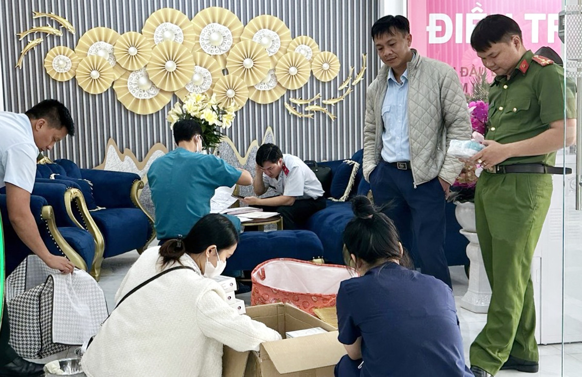 Đoàn liên ngành của Sở Y tế Lâm Đồng kiểm tra hành nghề y dược tư nhân, các dịch vụ thẩm mỹ, làm đẹp, spa, phun xăm thẩm mỹ và mắt kính tại địa phương