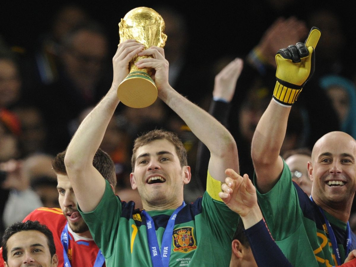9 Alasan Mengapa Iker Casillas adalah Legenda - Ligalaga