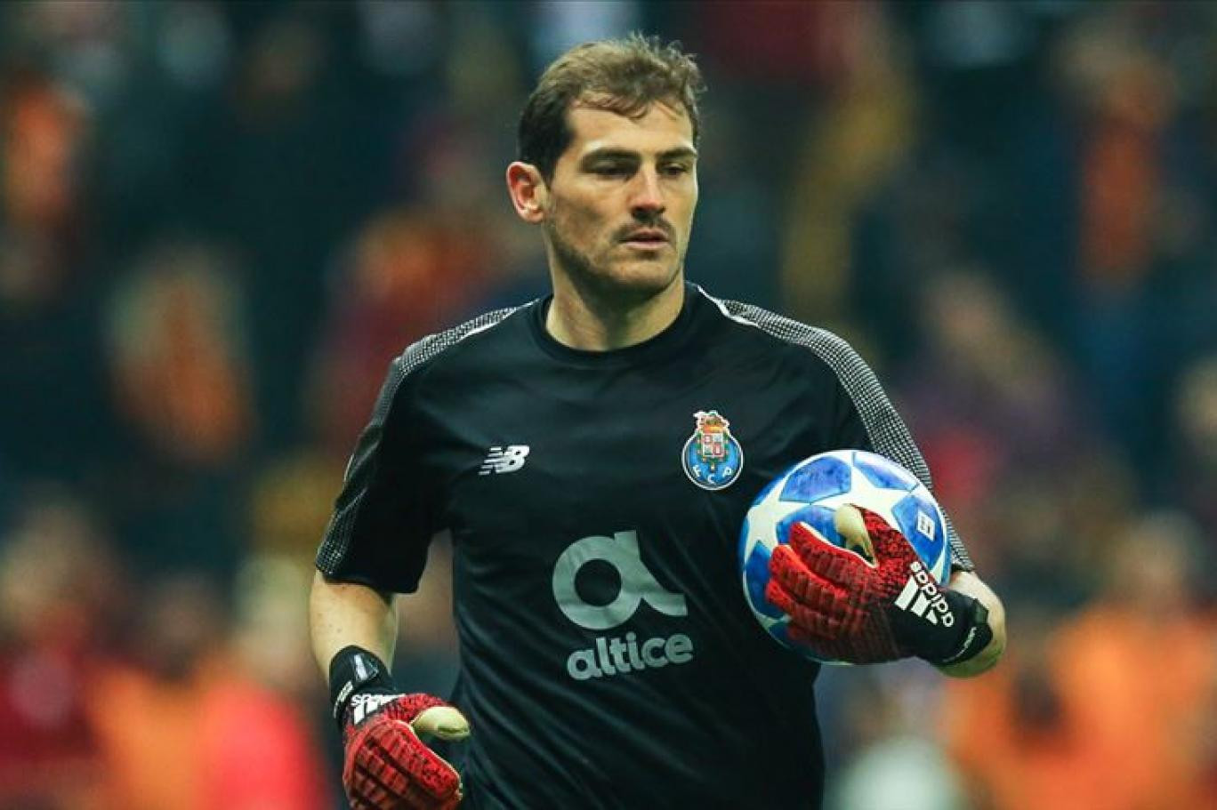 Filelerin efsane kalecisi Iker Casillas kalp krizi geçirdi | Independent Türkçe