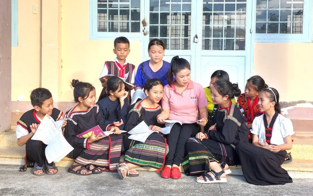 Học sinh vùng xa tỉnh Đắk Lắk chung tay bảo tồn bản sắc văn hoá truyền thống ảnh 3