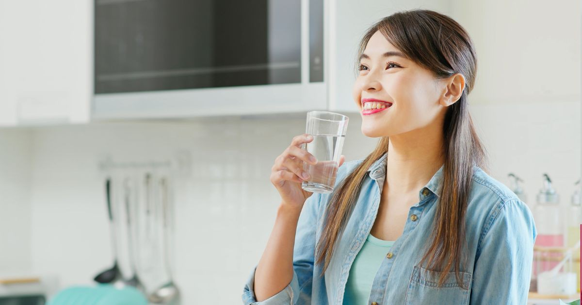 Uống nhiều nước có tác dụng gì? 4 lợi ích không thể bỏ qua | AIA Viet Nam