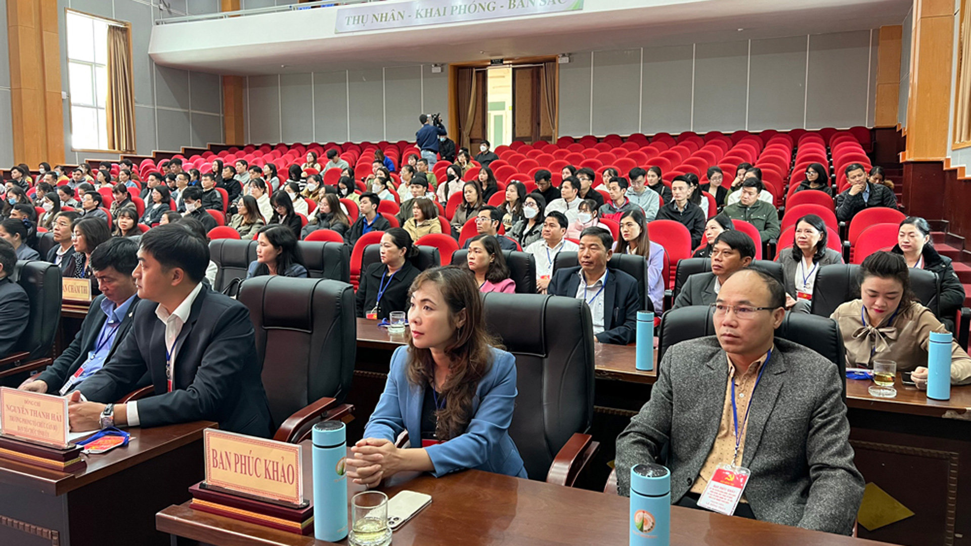 Ban Phúc khảo và các thí sinh tham dự Kỳ thi tuyển công chức, viên chức Khối Đảng, Mặt trận Tổ quốc và các đoàn thể chính trị - xã hội, đơn vị sự nghiệp năm 2023