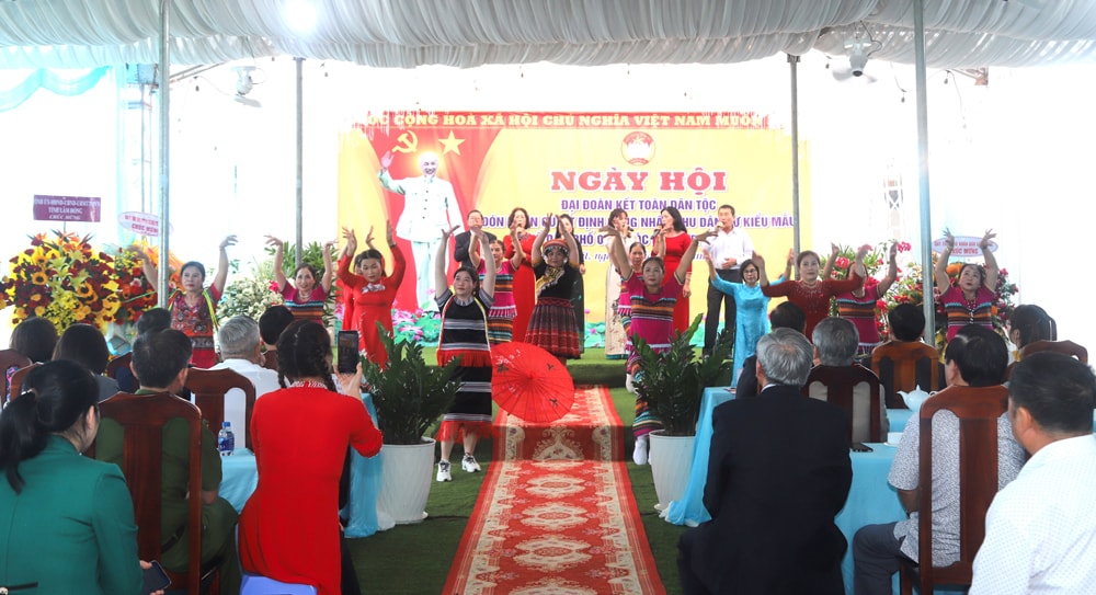 Văn nghệ chào mừng Ngày hội Đại đoàn kết toàn dân tộc