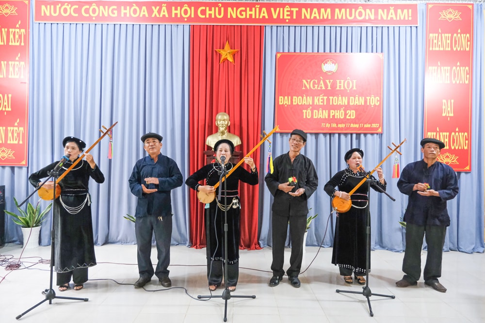 Văn nghệ chào mừng