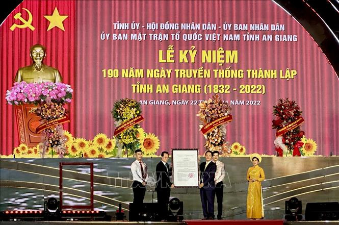Kỷ niệm 190 năm ngày truyền thống lâu đời xây dựng tỉnh An Giang | baotintuc.vn