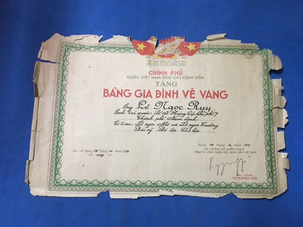 Bảng Gia Đình Vẻ Vang 1956