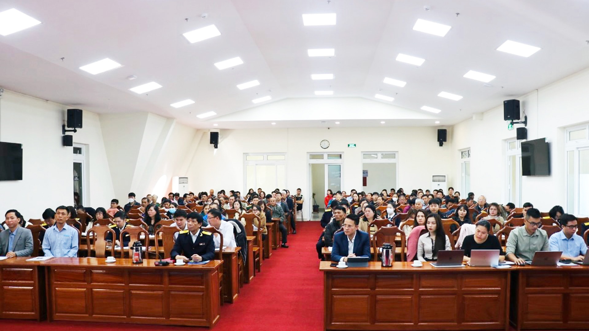 Hội nghị thu hút 74 doanh nghiệp, 11 nhà cung cấp tham gia