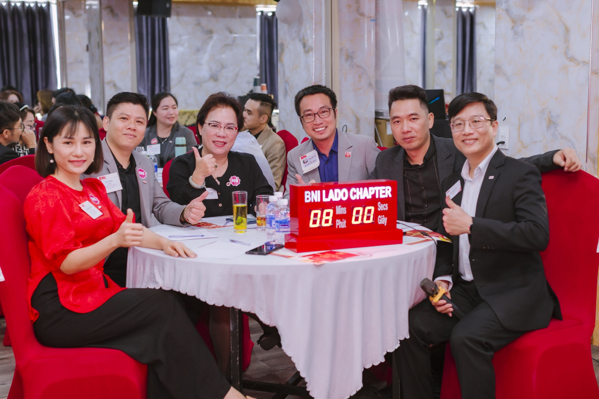 Một nhóm doanh nghiệp chuyên về đặc sản và media