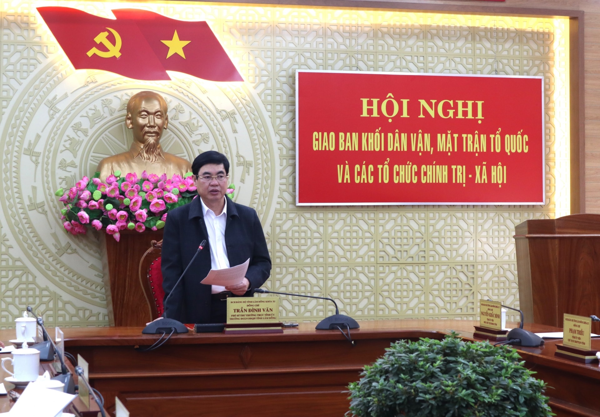 Đồng chí Trần Đình Văn - Phó Bí thư Thường trực Tỉnh ủy chủ trì Hội nghị