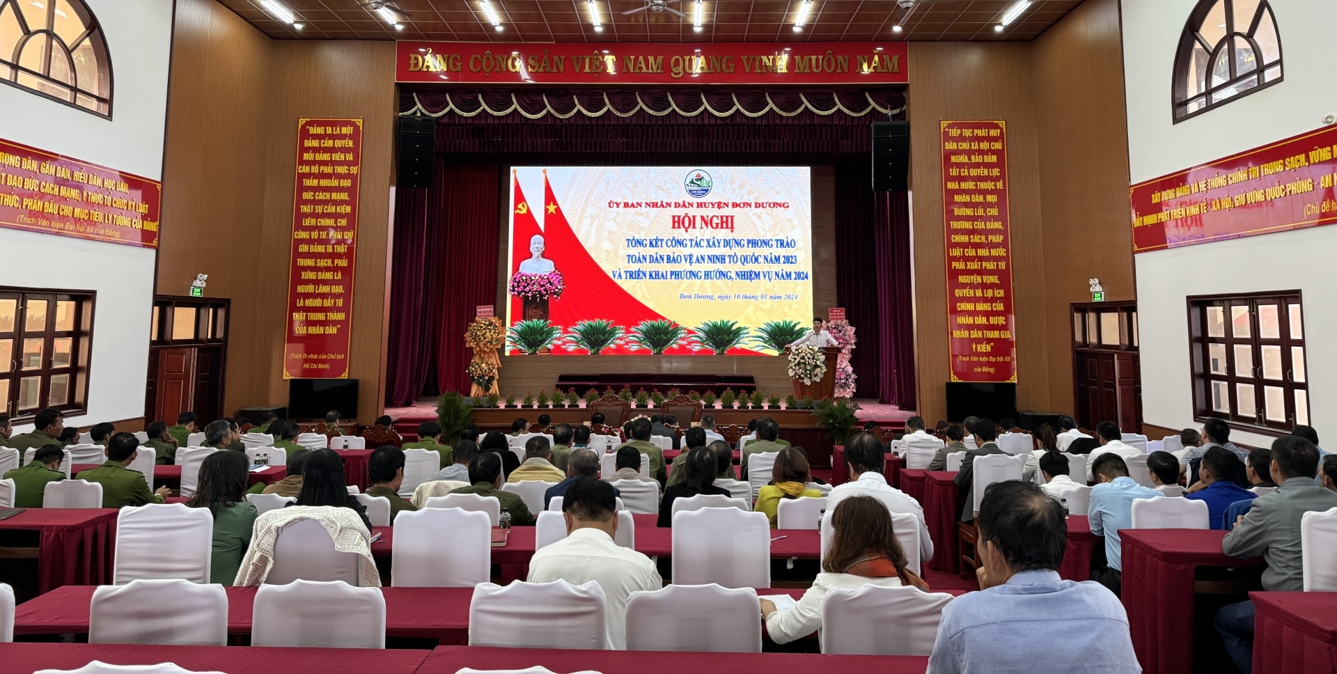 Quang cảnh hội nghị