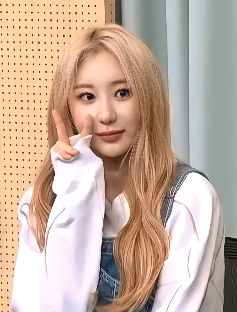 Chaeyeon (singer) - Wikipedia