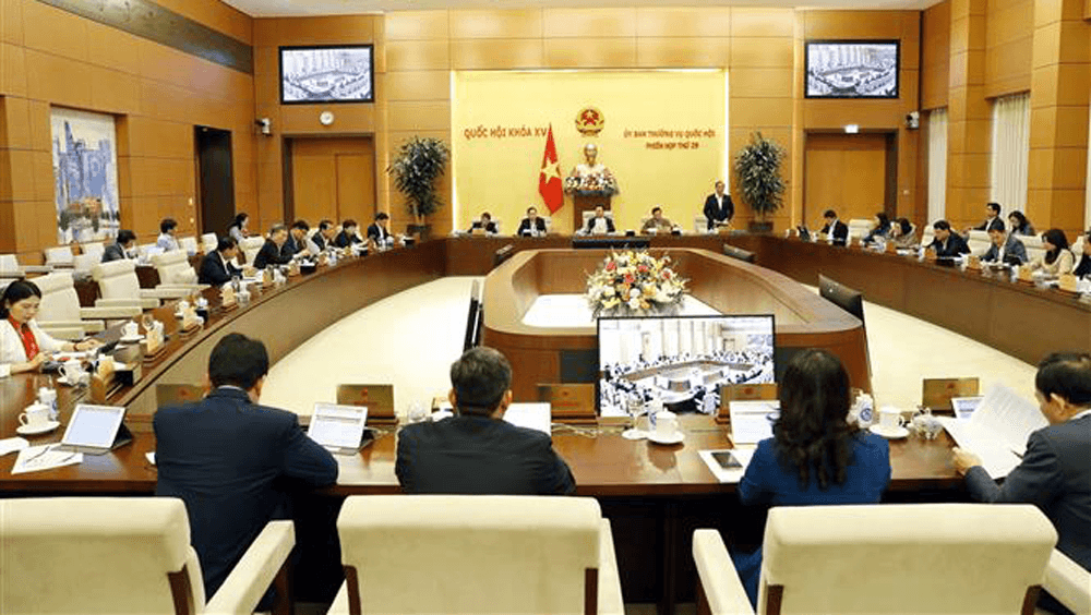 Trước đó, Phiên họp thứ 29 của Ủy ban Thường vụ Quốc hội đã diễn ra để chuẩn bị một số nội dung cho Kỳ họp bất thường lần thứ 5, Quốc hội khoá XV