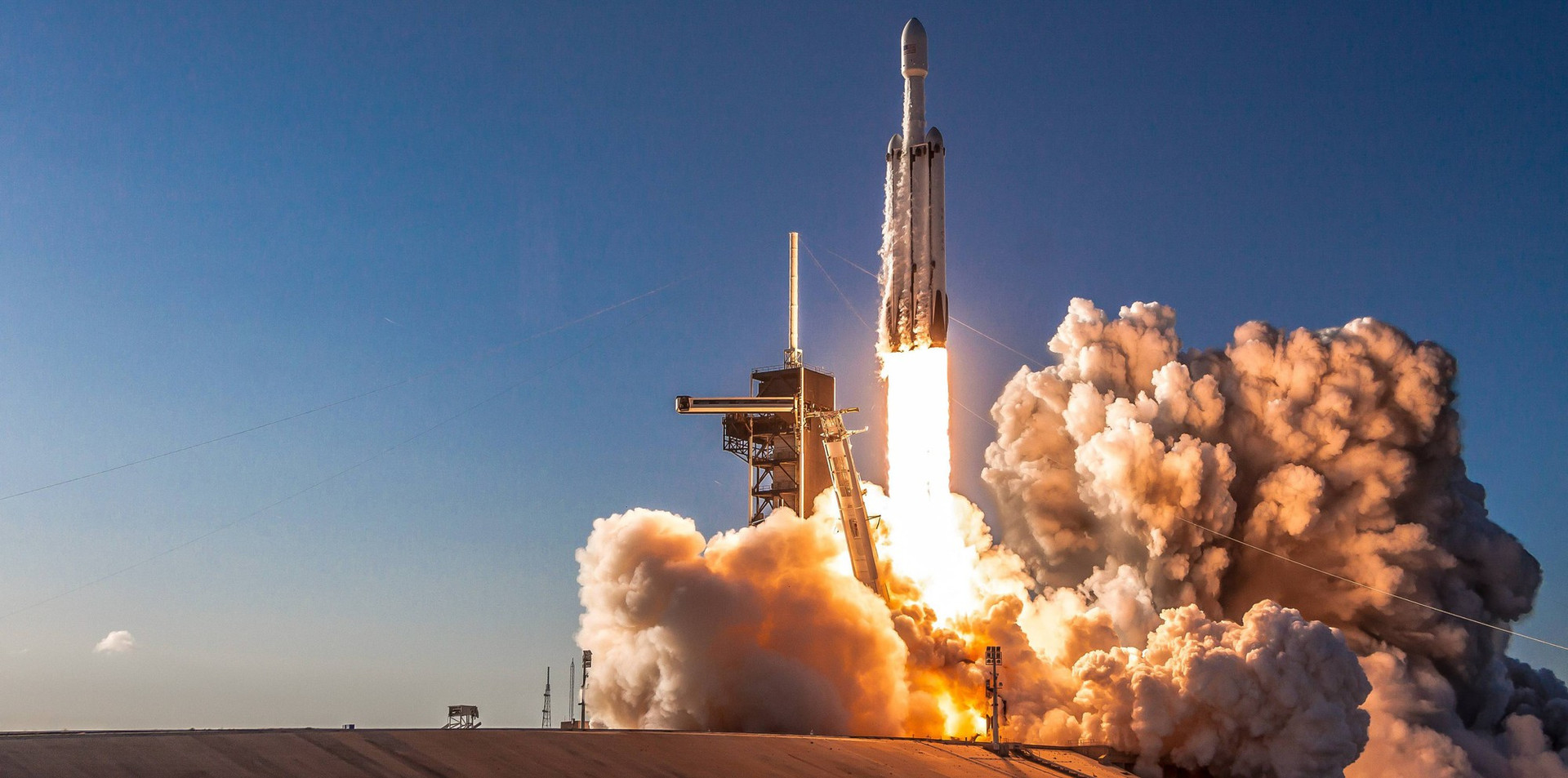 SpaceX phóng thành công tên lửa Falcon Heavy thứ 3, nhưng vẫn thất bại khi thu hồi lõi trung tâm