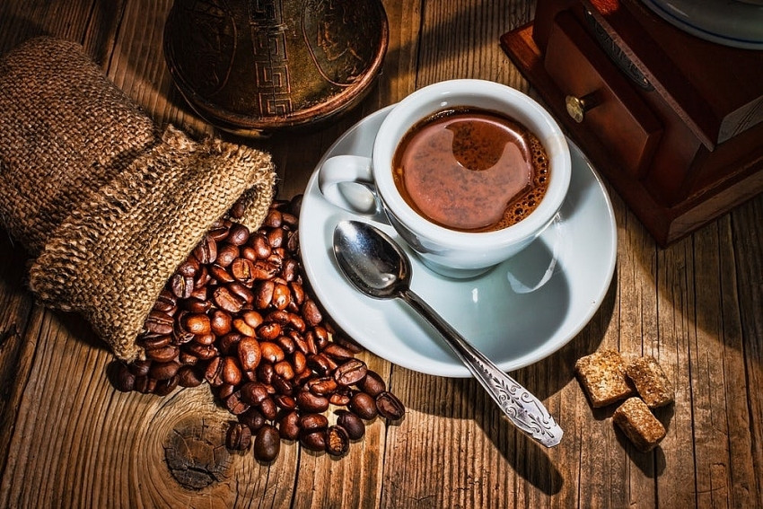 Giá cà phê hôm nay 18/2/2024: Giá lại tăng vượt mốc 80,000 đồng/kg