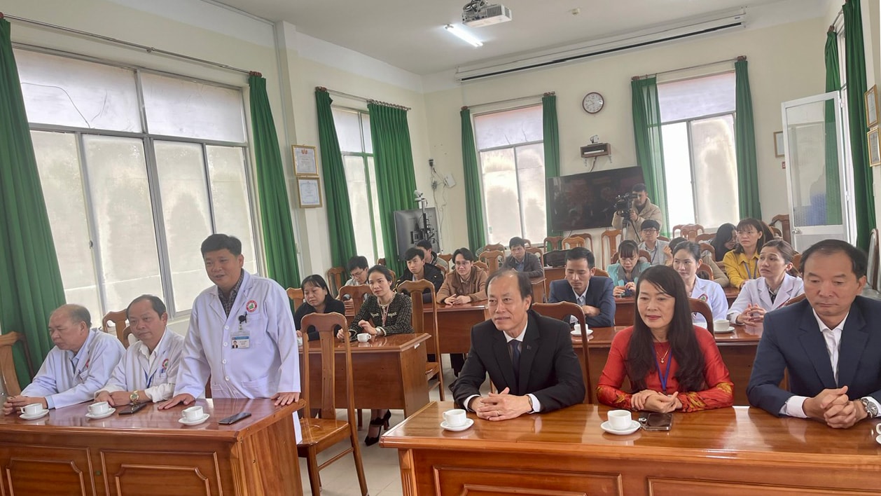 BSCKII Lê Văn Tiến –Giám đốc Bệnh viện Đa khoa tỉnh Lâm Đồng cảm ơn sự quan tâm của Thủ tướng Chính phủ, lãnh đạo tỉnh Lâm Đồng