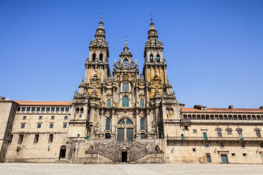 Điểm hành hương Santiago de Compostela là điểm nhấn tâm linh không thể bỏ qua khi nói về Tây Ban Nha