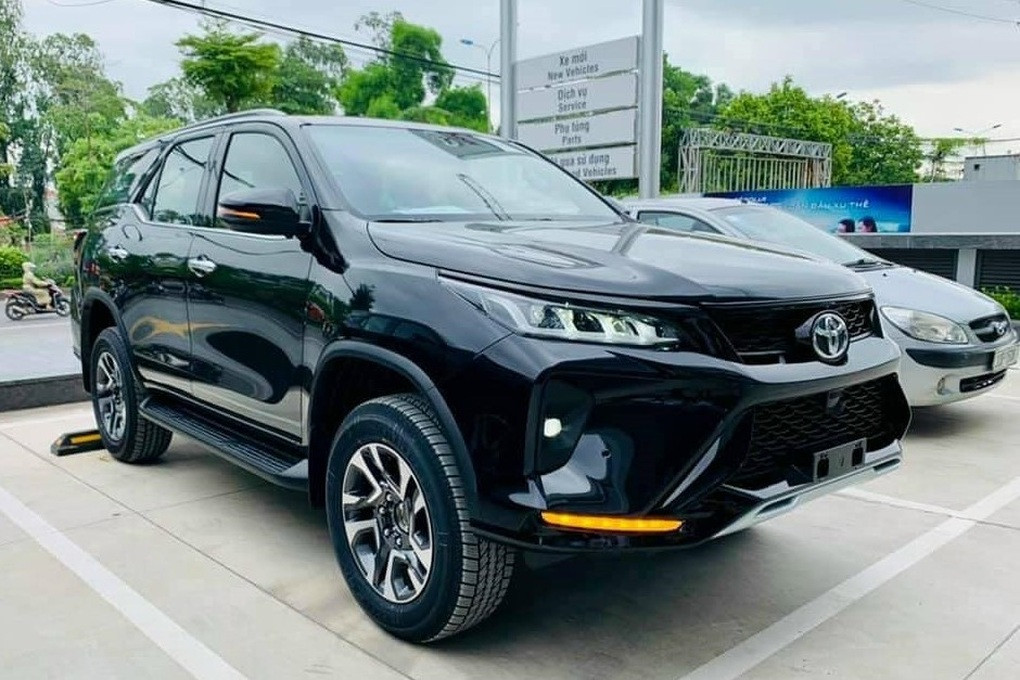 Toyota Fortuner 2024 ra mắt: Bỏ 2 phiên bản, giá giảm tới 120 triệu đồng | Báo Dân trí