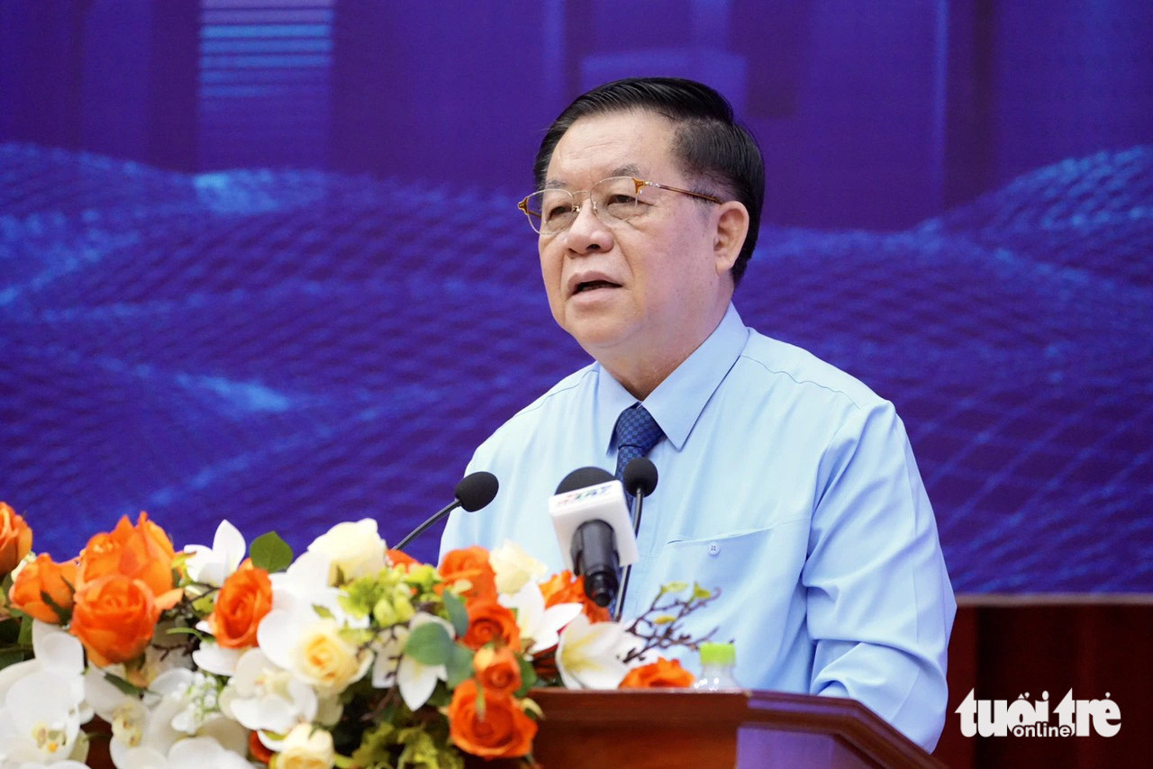 Trưởng Ban Tuyên giáo Trung ương Nguyễn Trọng Nghĩa phát biểu tại hội nghị - Ảnh: HỮU HẠNH