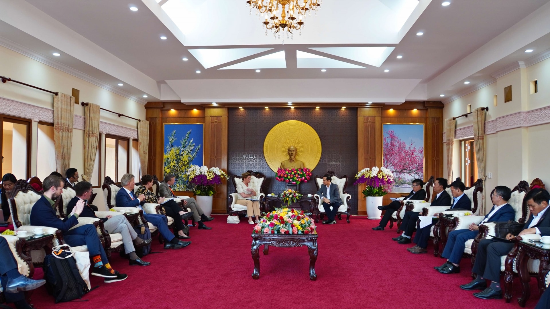 Quang cảnh buổi tiếp xã giao đoàn đại biểu Vương quốc Hà Lan.