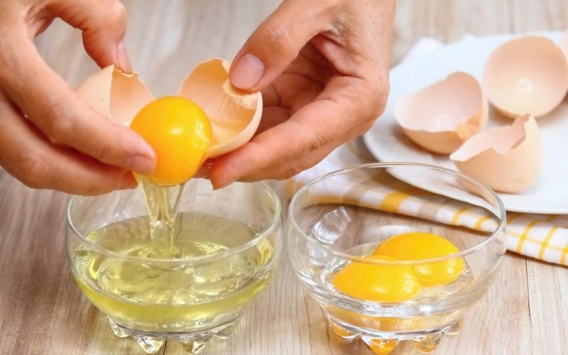 Mặt nạ trứng gà có công dụng gì? 10 cách làm đẹp hiệu quả