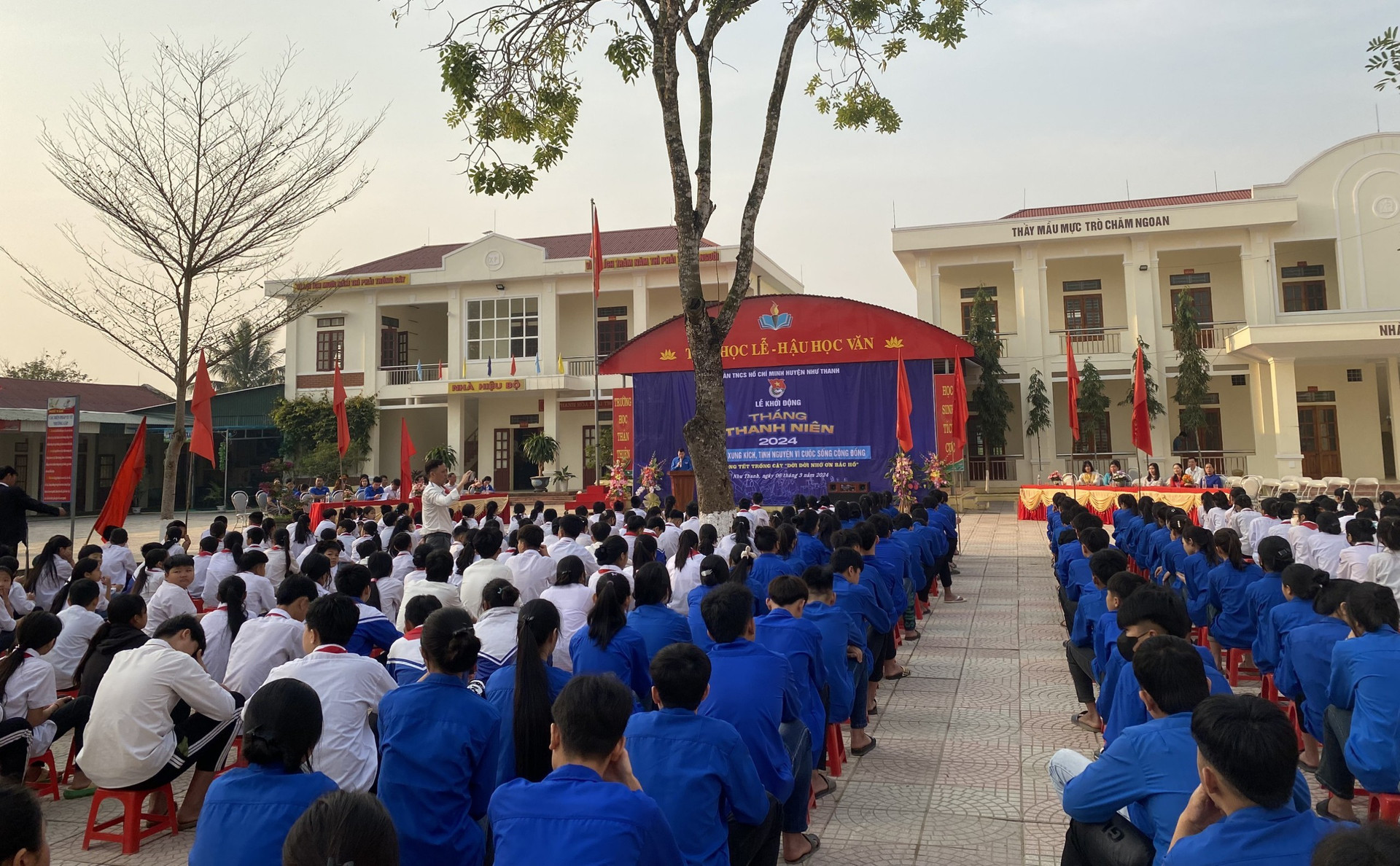 Đoàn TNCS Hồ Chí Minh huyện Như Thanh tổ chức lễ khởi động tháng thanh niên năm 2024, với chủ đề “Thanh niên xung kích, vì cuộc sống cộng đồng”. -