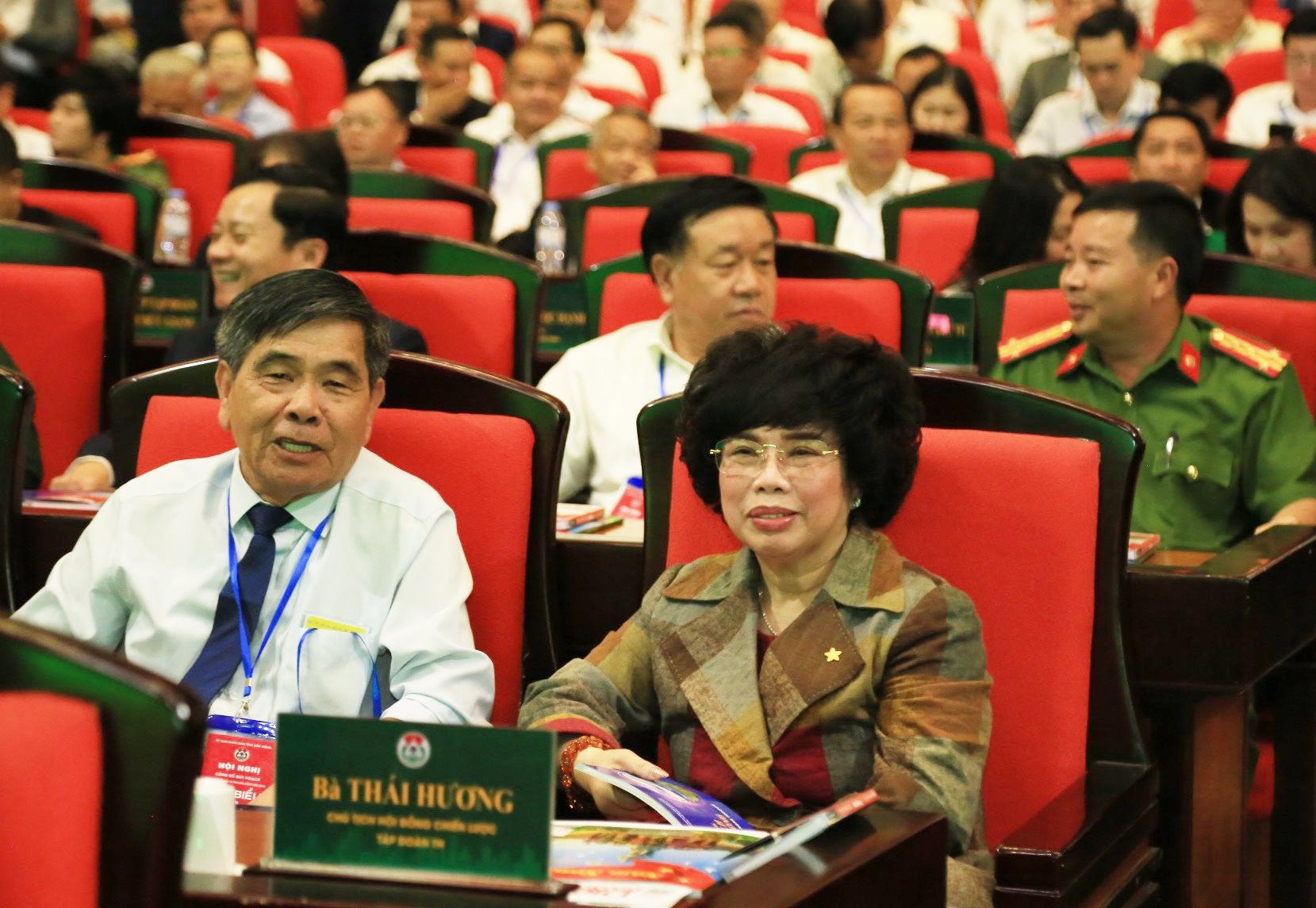 Bà Thái Hương, Chủ tịch Tập đoàn TH đến dự Hội nghị công bố quy hoạch tỉnh Đắk Nông thời kỳ 2021-2030, tầm nhìn đến năm 2050 và xúc tiến đầu tư tỉnh Đắk Nông 2024. Tập đoàn TH là một trong những nhà đầu tư lớn của Đắk Nông hiện nay