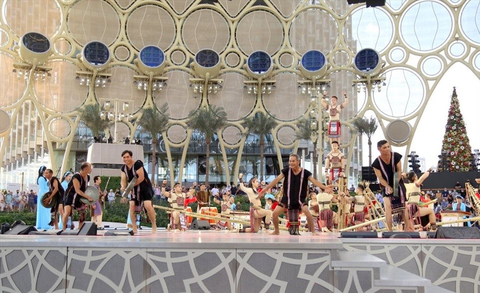 Các nghệ nhân ở Đắk Nông biểu diễn những nét tinh hoa của văn hóa bản địa Tây Nguyên trên sân khấu quốc tế năm 2021 Ảnh tư liệu