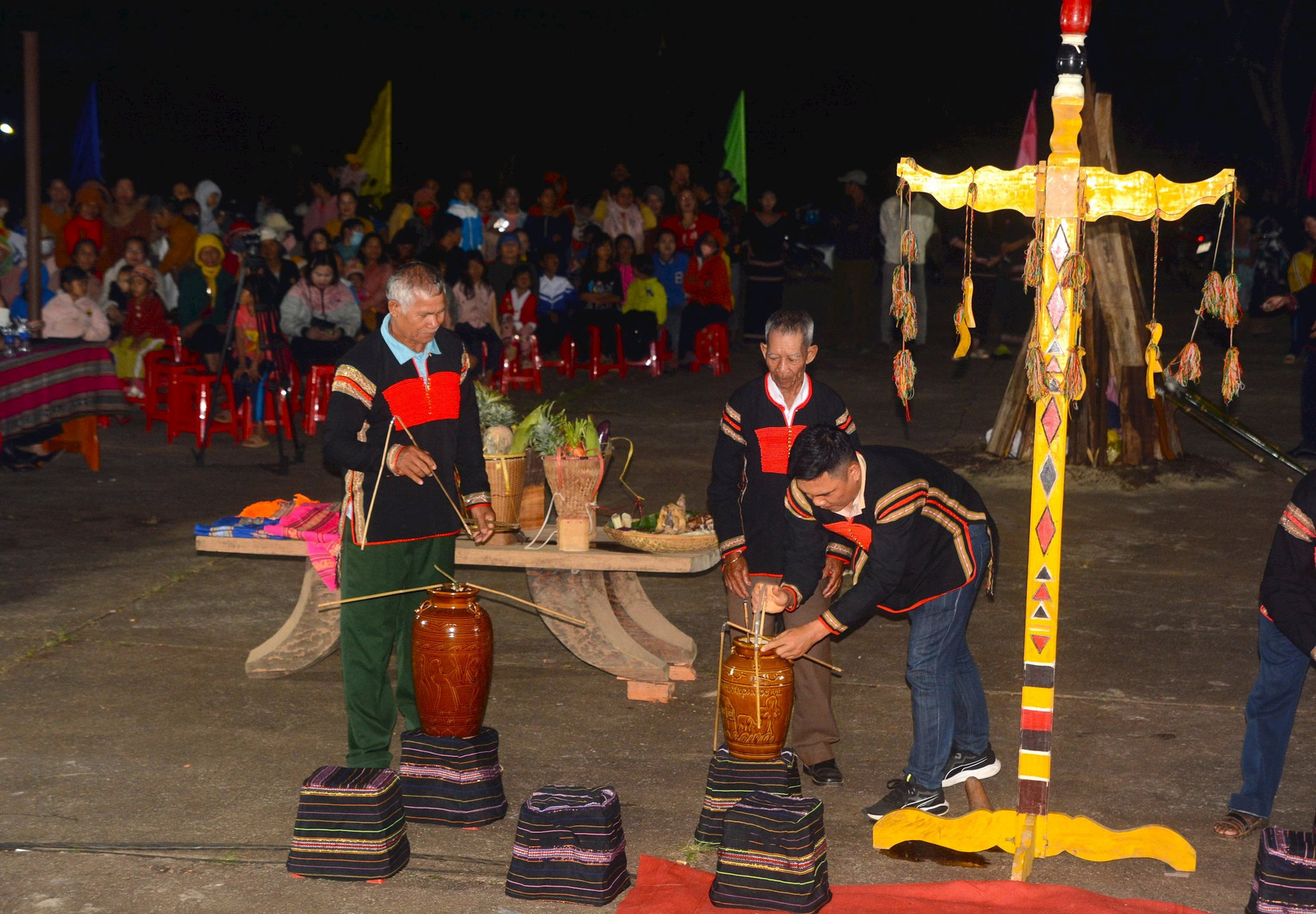Các lễ hội, nghi lễ truyền thống đồng bào DTTS trên địa bàn huyện thường xuyên được tổ chức, góp phần giữ gìn văn hóa truyền thống gắn với phát triển du lịch cộng đồng trong Công viên ĐCT UNESCO Đắk Nông