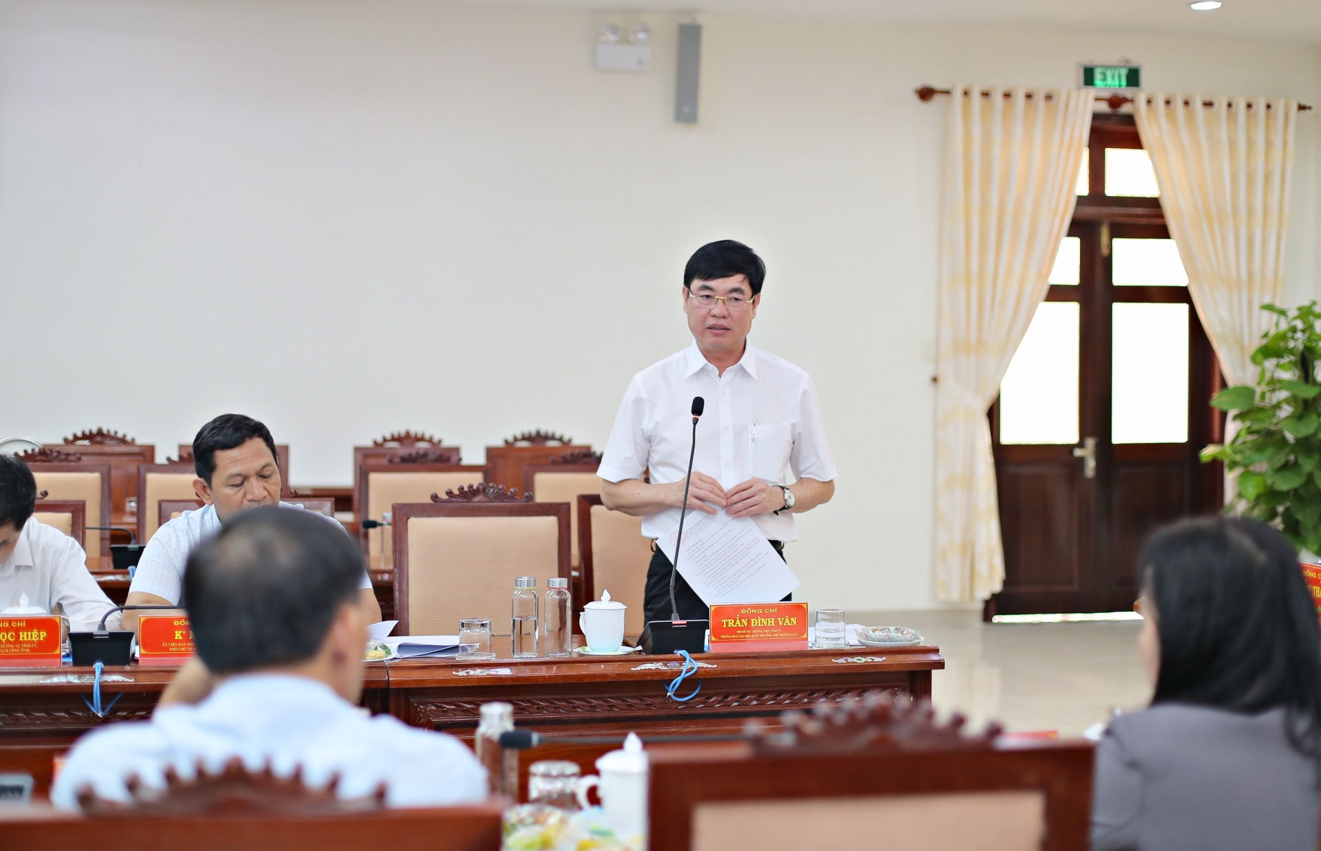 Đồng chí Trần Đình Văn, Phó Bí thư Thường trực Tỉnh uỷ, Trưởng đoàn ĐBQH tỉnh Lâm Đồng phát biểu