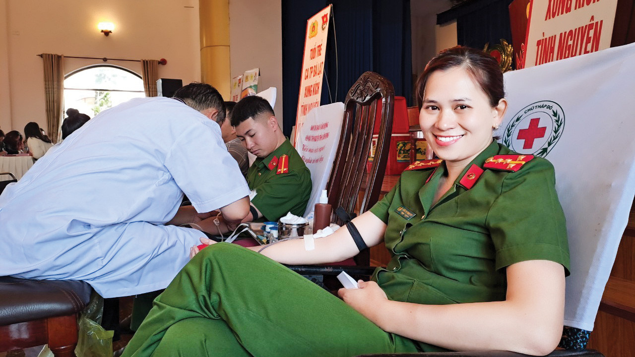 Hội Chữ thập đỏ TP Đà Lạt vừa phối hợp tổ chức Ngày hội hiến máu“Giọt hồng Thanh niên”