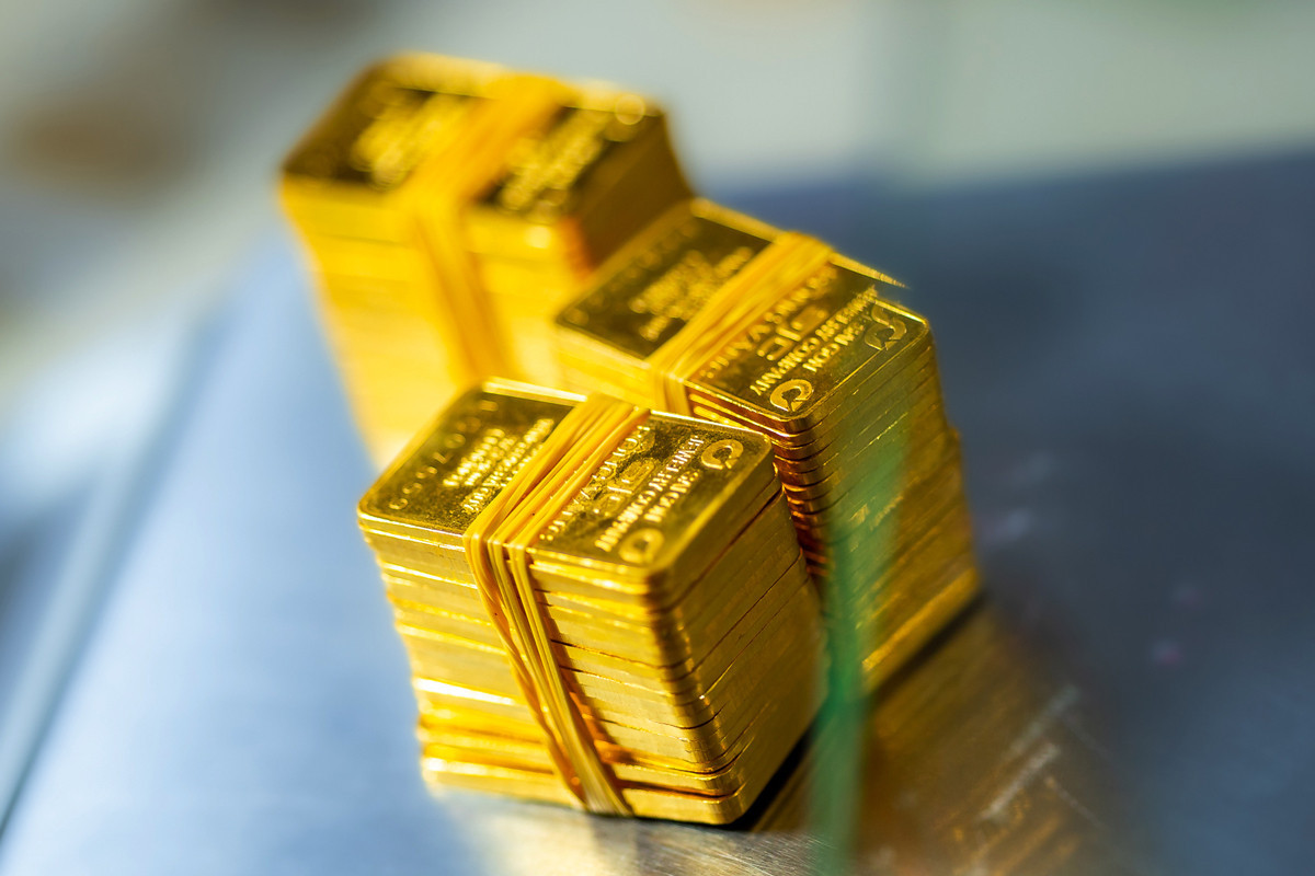 Giá vàng hôm nay 14/3/2024: Vàng SJC lại vọt lên sát 82 triệu đồng