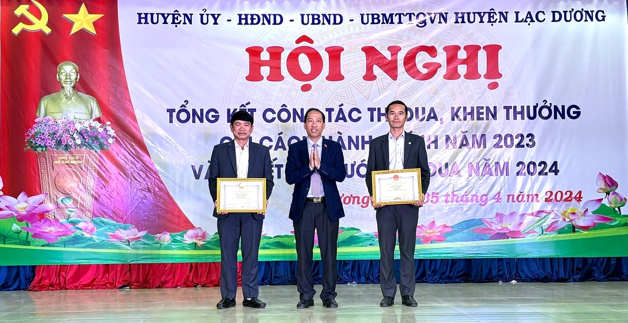 đồng chí: Sử Thanh Hoài - Bí thư Huyện ủy, Chủ tịch HĐND huyện