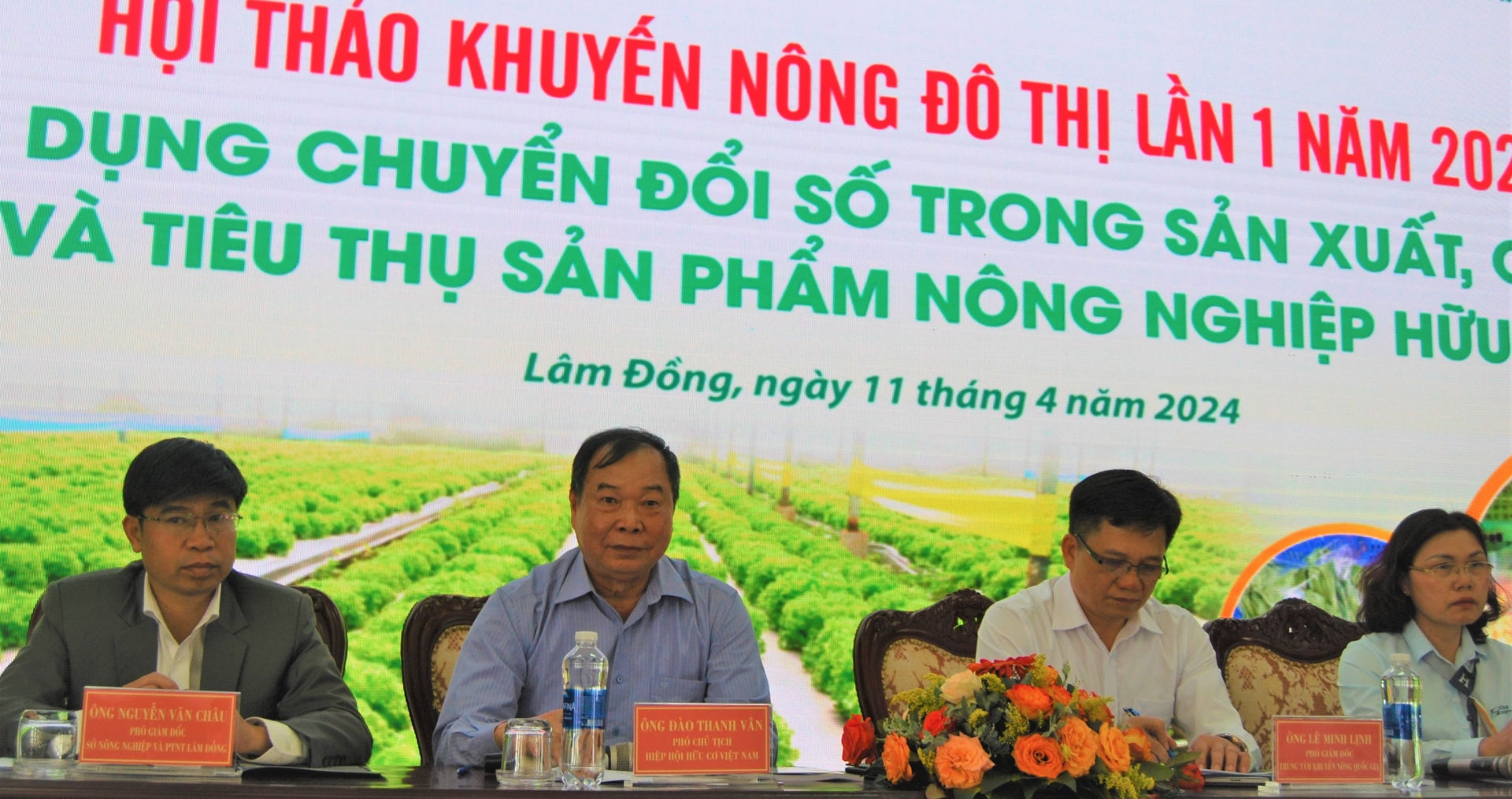 Chủ trì Hội thảo