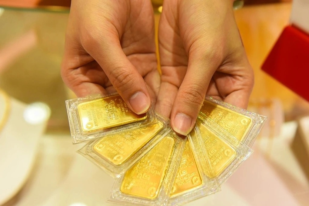 Giá vàng hôm nay 13/4: Vàng trong nước tiếp đà tăng phá kỷ lục, vàng thế giới đột ngột giảm sốc