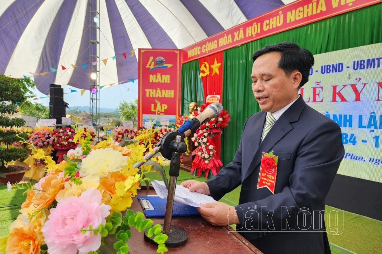 Ông Phan Minh Tuấn, Bí thư Đảng ủy xã Đắk P'lao phát biểu khai mạc Lễ kỷ niệm 40 năm thành lập xã