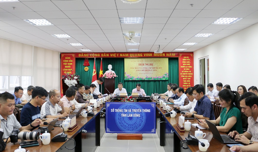 Quang cảnh hội nghị