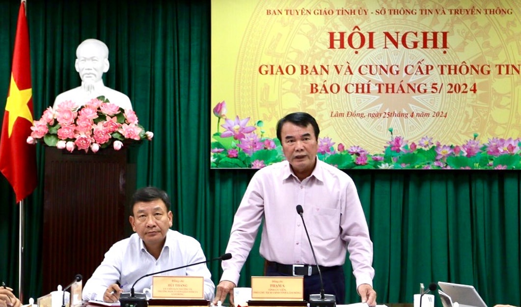 Phó Chủ tịch UBND tỉnh Phạm S thông tin về tình hình kinh tế - xã hội tháng 4 năm 2024