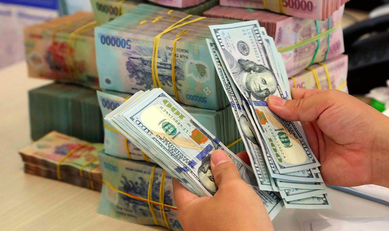 Tỷ giá USD 'nóng' lên: Ngân hàng Nhà nước sẽ bán ngoại tệ để can thiệp?