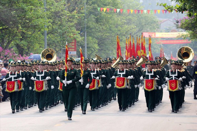 Truyền hình trực tiếp Lễ kỷ niệm, diễu binh, diễu hành 70 năm Chiến thắng Điện Biên Phủ - Ảnh 5.