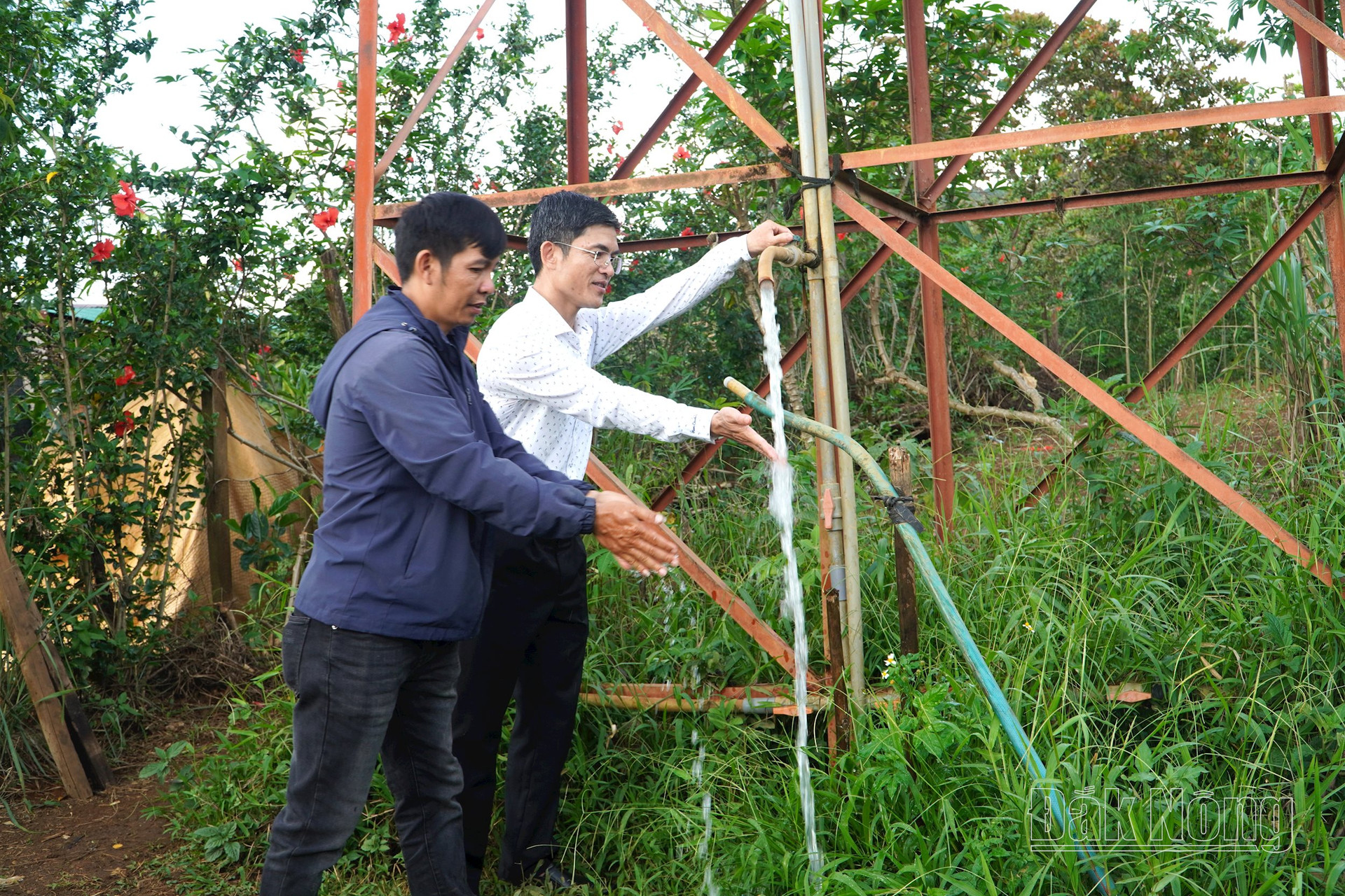 Công trình nước sạch phục vụ nước sinh hoạt cho nhiều hộ dân ở bon Ding Plei 