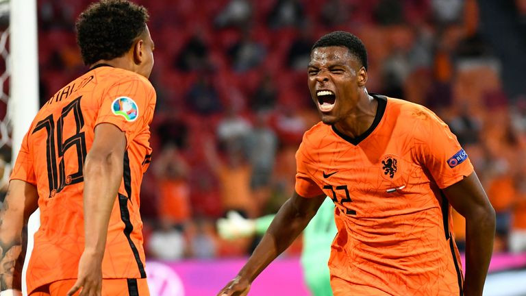 Netherlands 2-0 Austria: Memphis Depay and Denzel Dumfries on target as Oranje cruise into Euro 2020 last 16 | Football News | Sky Sports