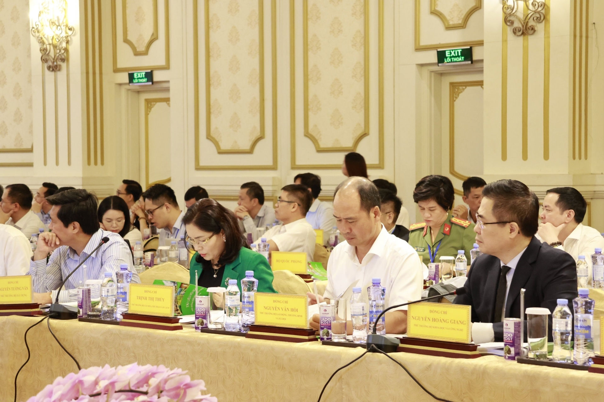 Các đại biểu dự Hội nghị