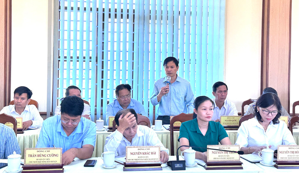 Các đại biểu thảo luận, trao đổi tại Hội nghị