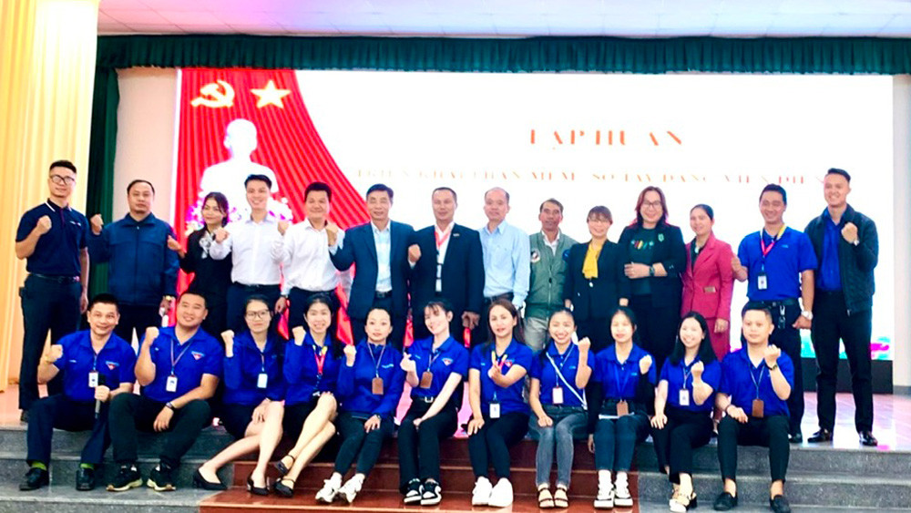Các tổ chức cơ sở đảng cùng Mobifone thể hiện quyết tâm triển khai thực hiện thành công thí điểm phần mềm “Sổ tay đảng viên điện tử”