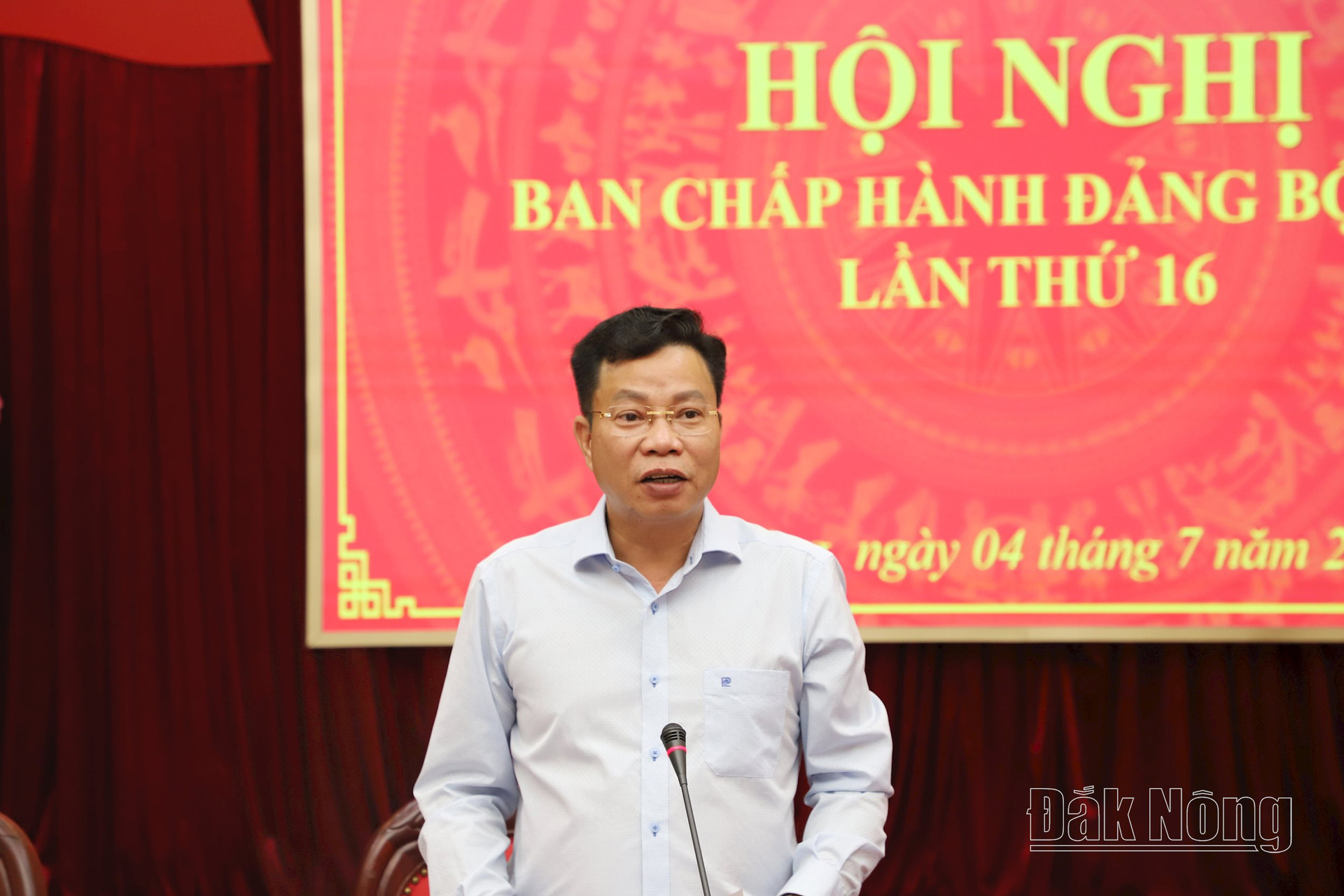 Đồng chí Lưu Văn Trung, Phó Bí thư Tỉnh ủy, Chủ tịch HĐND tỉnh Đắk Nông đề nghị xây dựng nghị quyết liên quan đến cấp kinh ph trình HĐND sớm xem xét, thông qua 