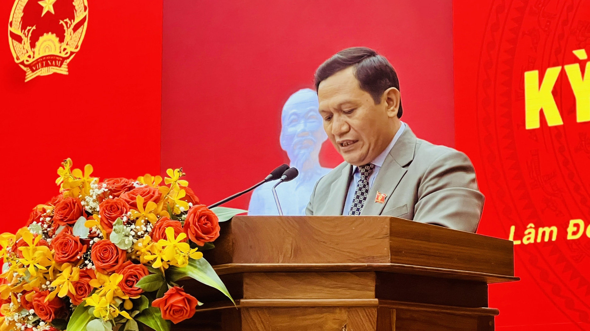Phó Chủ tịch HĐND tỉnh KMák phát biểu bế mạc kỳ họp